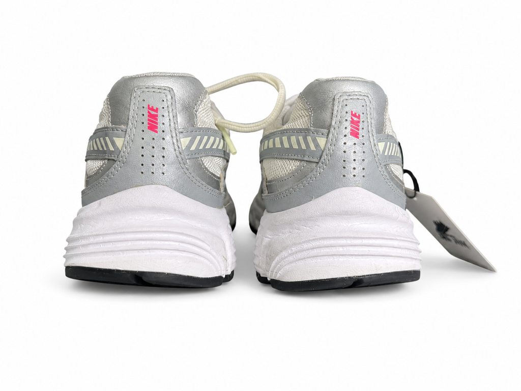 NIKE INITIATOR