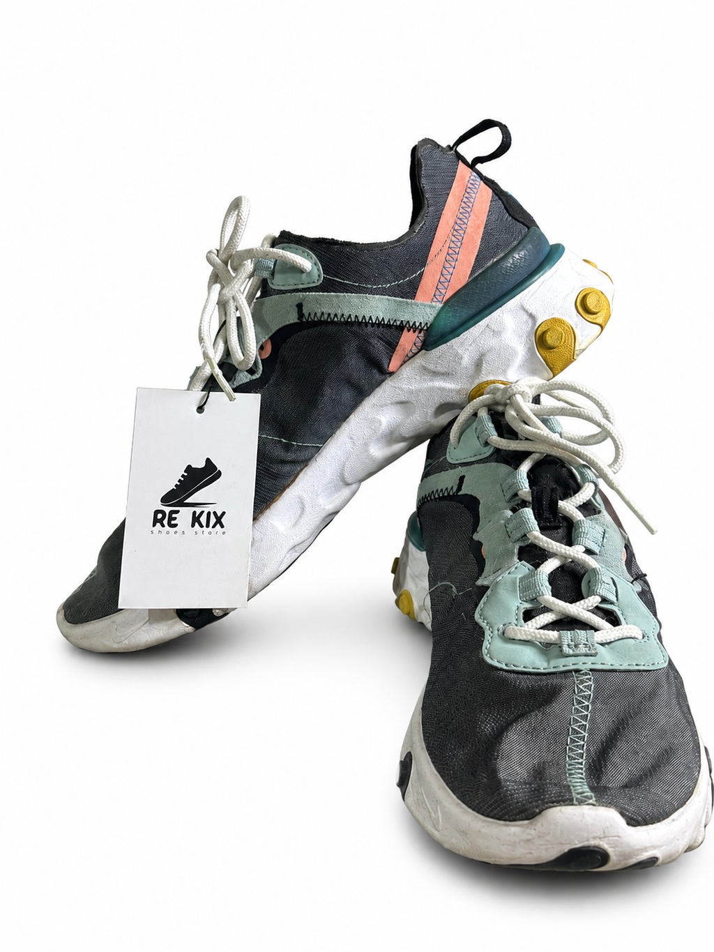 NIKE REACT ELEMENT 55