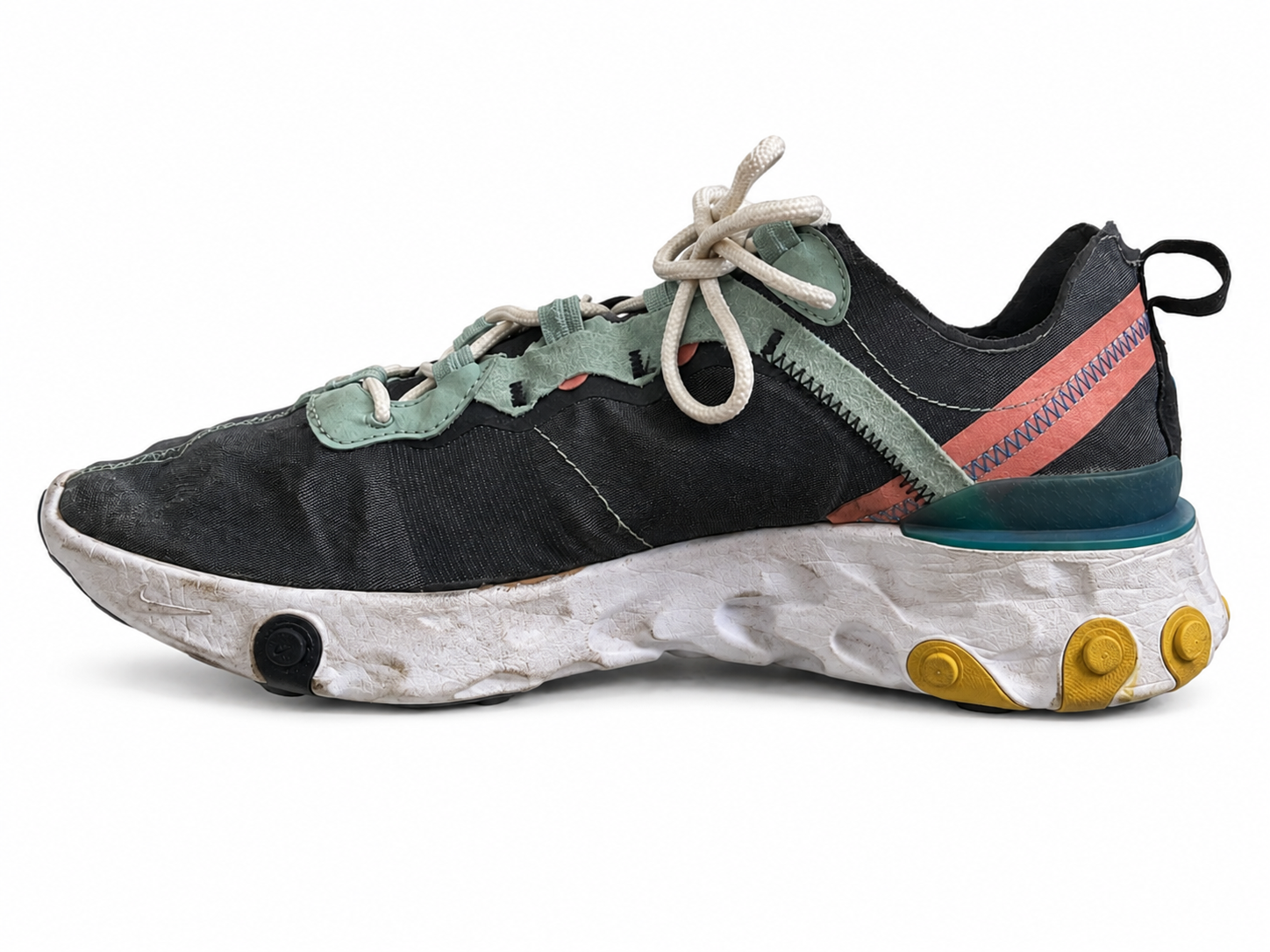 NIKE REACT ELEMENT 55