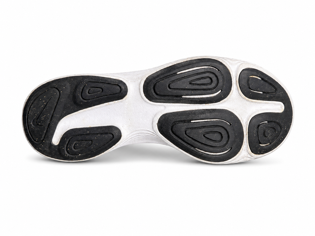 NIKE REVOLUTION 4