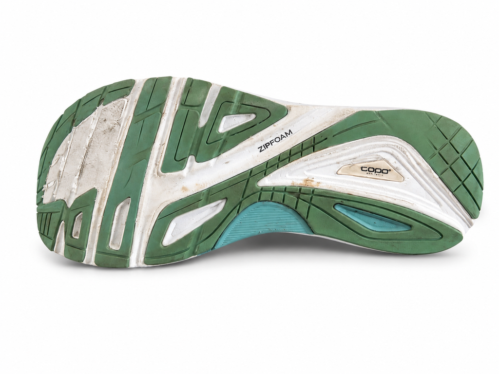 TOPO ATHLETIC ULTRAFLY 4