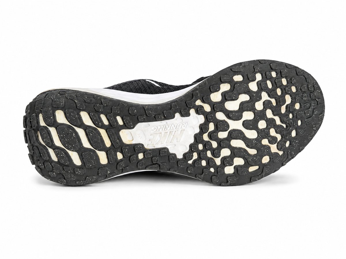 NIKE REVOLUTION 6