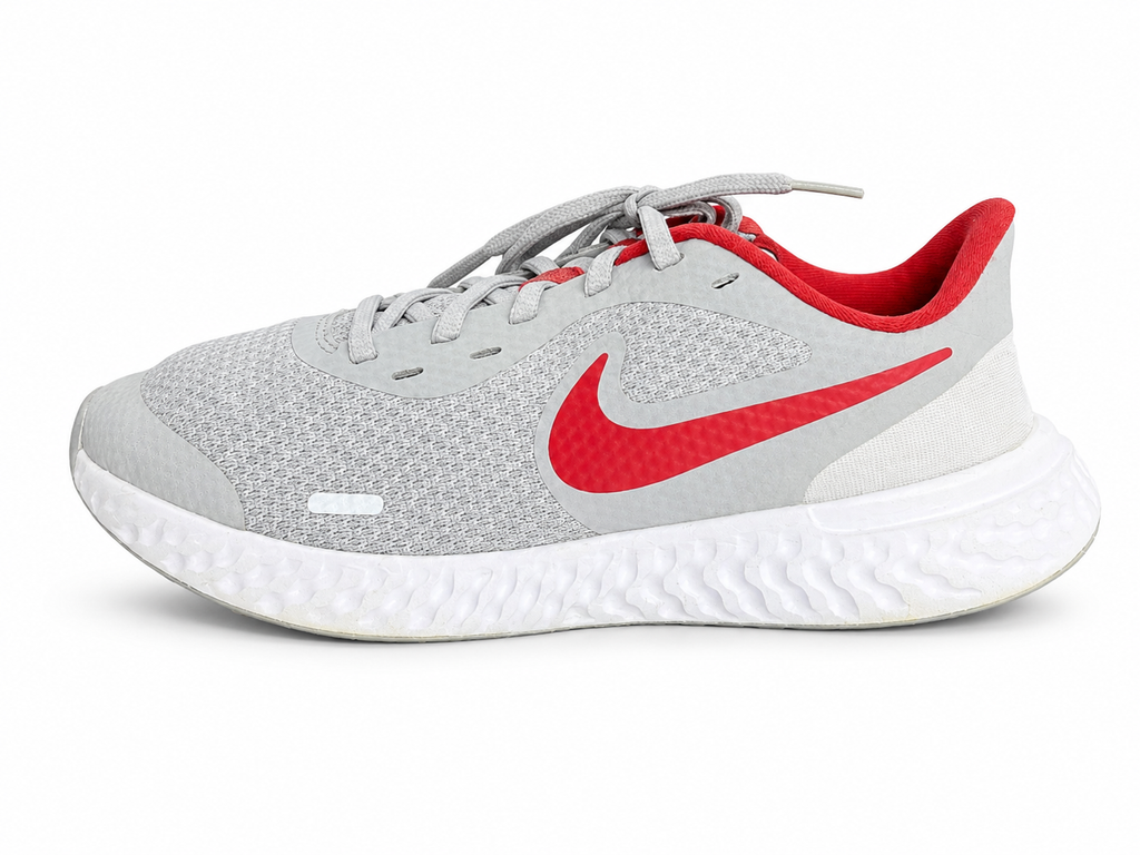 NIKE REVOLUTION 5