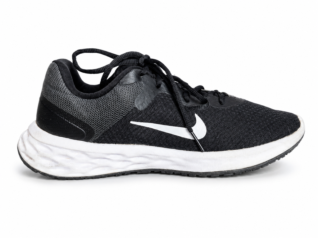 NIKE REVOLUTION 6