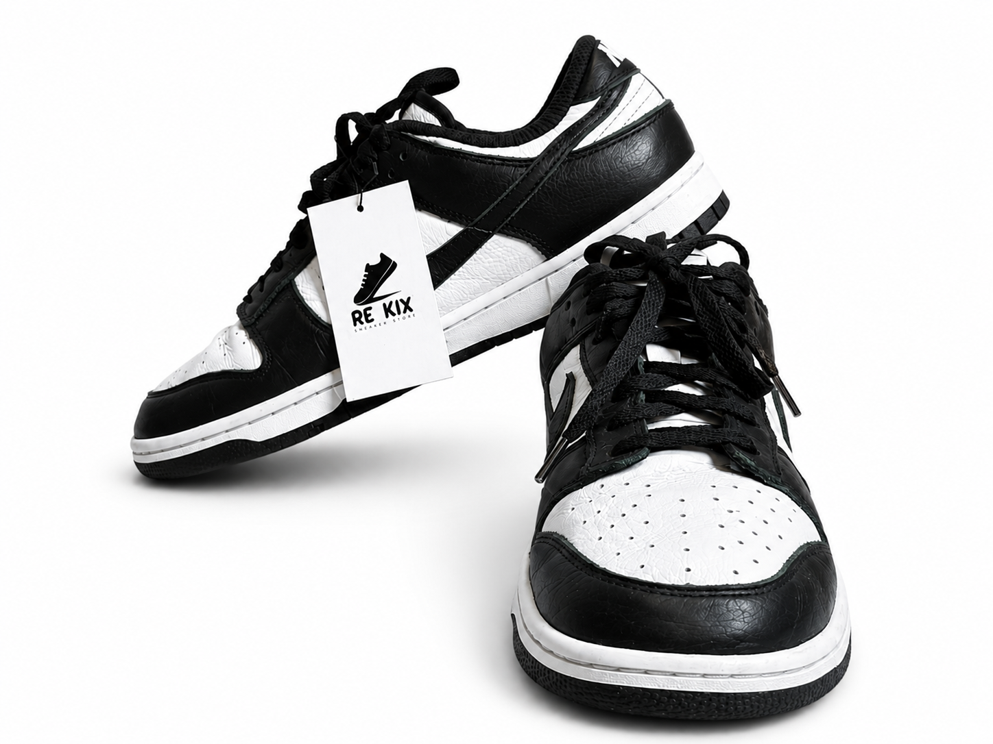 NIKE DUNK LOW
