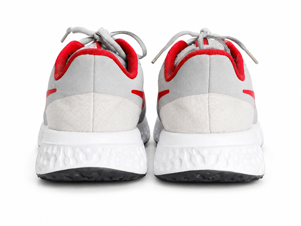 NIKE REVOLUTION 5