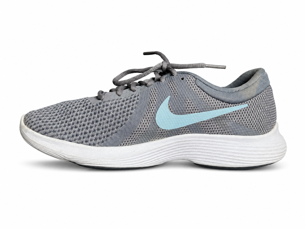 NIKE REVOLUTION 4