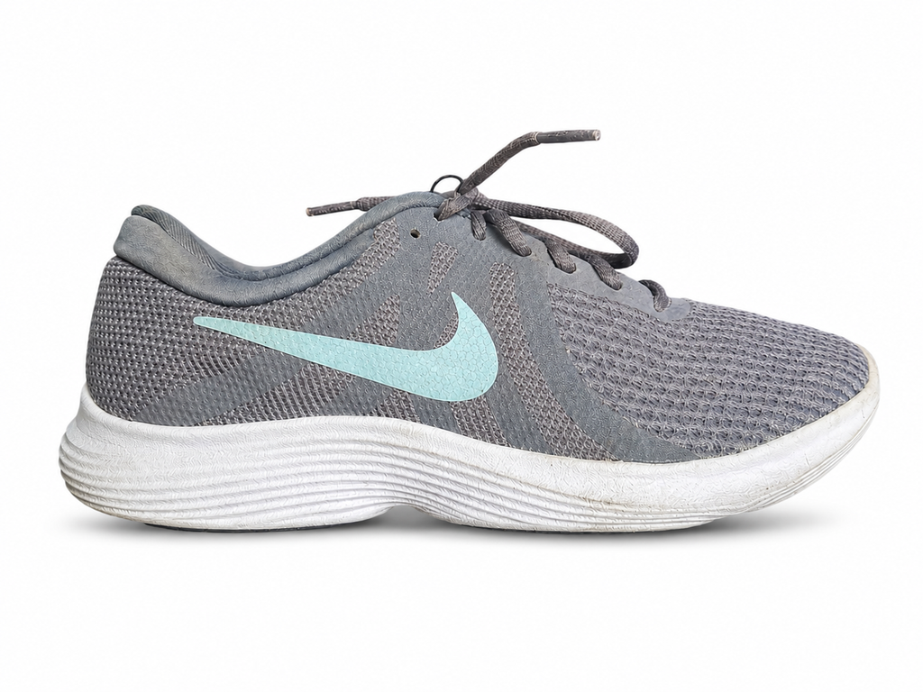 NIKE REVOLUTION 4