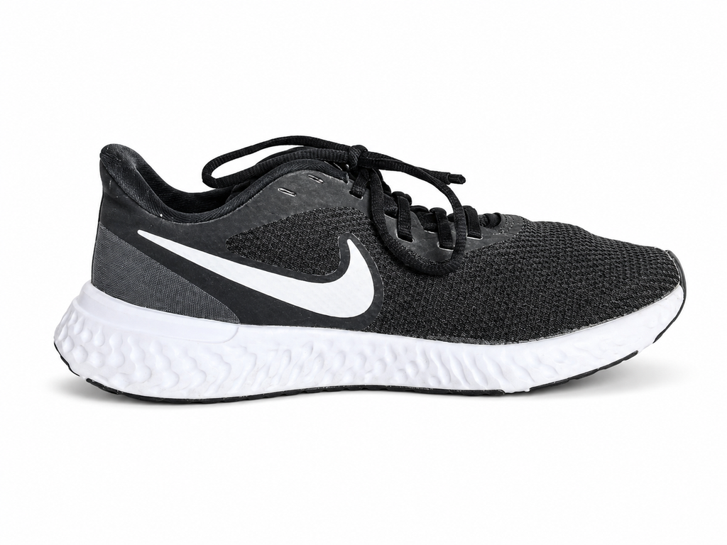 NIKE REVOLUTION 5