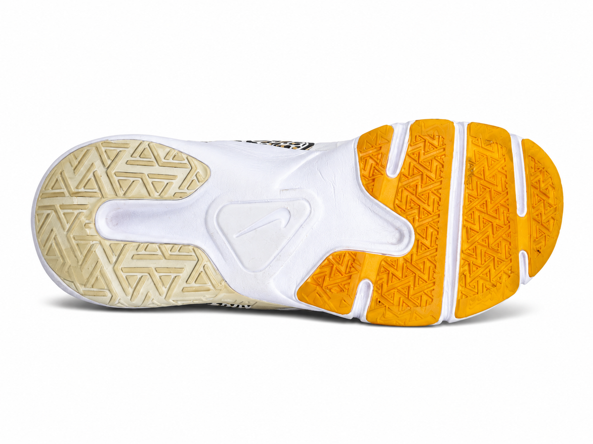 NIKE LEGEND ESSENTIAL 2 PREMIUM LEOPARD